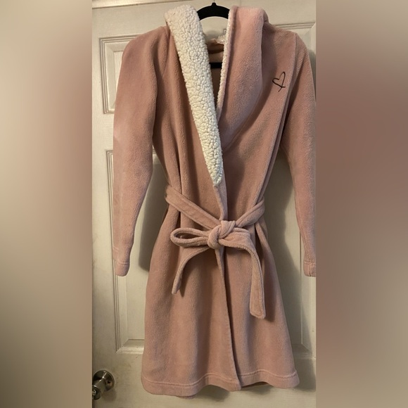 Victoria Secret Robe - Picture 1 of 4